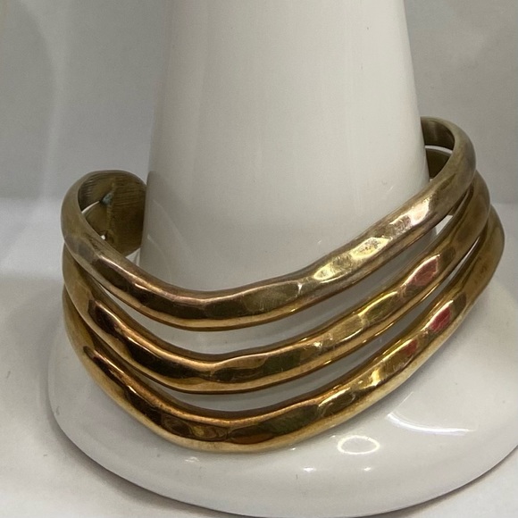 Brass women vintage open cuff bangle bracelet, 1” width. Pre-owned see pictures. - Picture 7 of 7